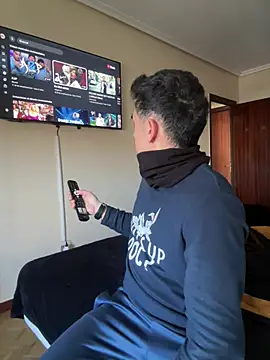 Latinhot31 online show from February 19, 2:46 pm