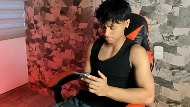 ZYZZ1312 online show from July 20, 10:44 pm