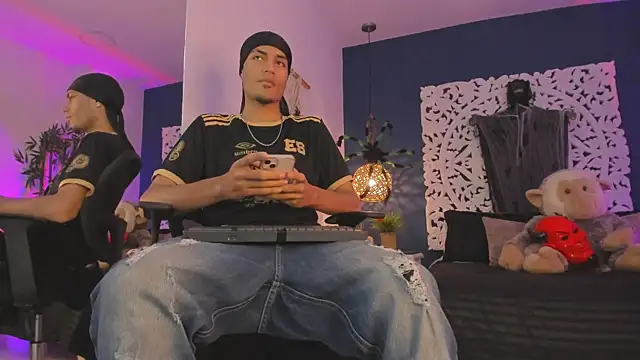 Adonis WB online show from October 16, 8:06 pm