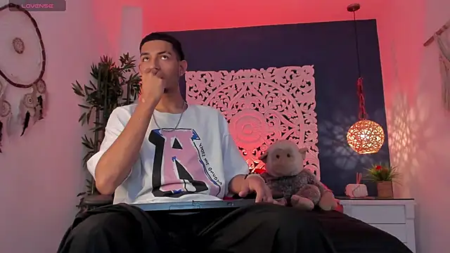 Adonis WB online show from October 3, 9:31 pm