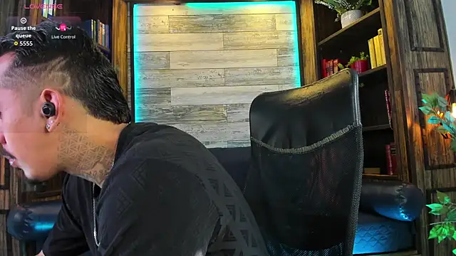 Donovan Desmond online show from March 28, 8:31 pm