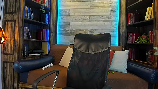 Donovan Desmond online show from November 13, 11:19 pm