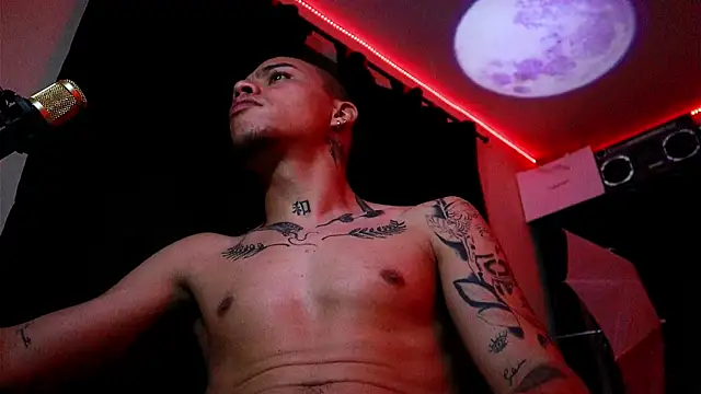 AlphaMasterXxx online show from October 5, 9:46 am