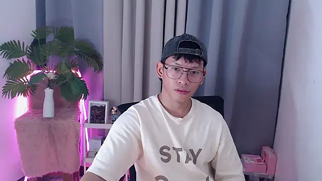 pinkcock froi2305 online show from February 3, 6:40 am