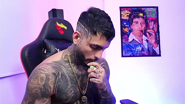 logan hugh8 online show from December 21, 6:21 am