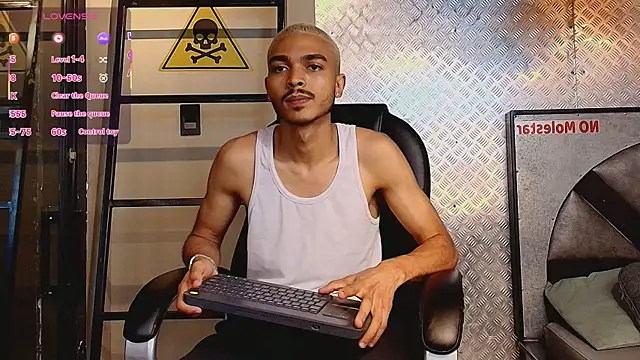 MarcusRain  online show from October 6, 3:44 am