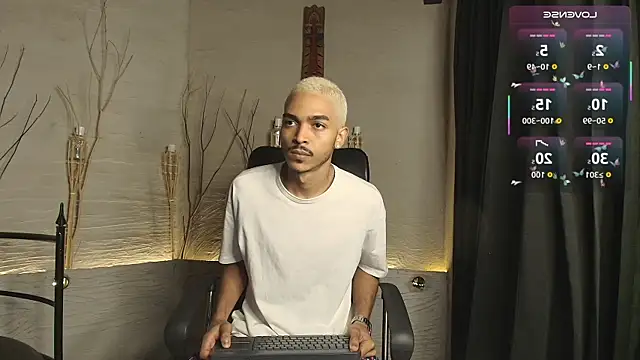 MarcusRain  online show from October 19, 8:23 pm