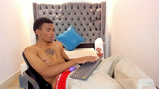 nero reyd online show from December 4, 7:43 pm