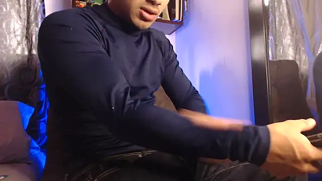 ArturoCardona  online show from April 8, 4:16 pm