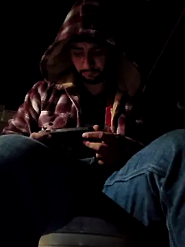 Julians26ne online show from April 18, 1:56 pm