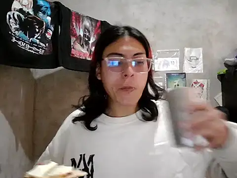 dirty model online show from May 19, 5:52 pm