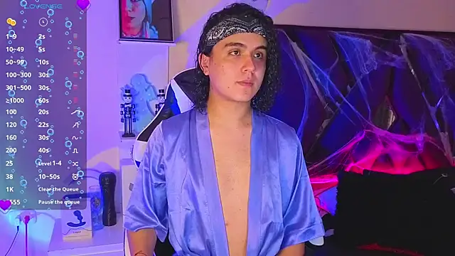 derek greyy  online show from October 26, 8:33 pm