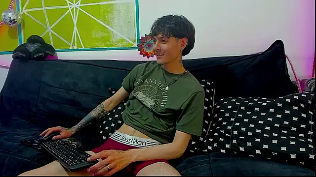 Dioniso guy8 online show from March 28, 8:20 pm