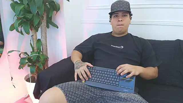 Naim Bennetsex online show from December 16, 6:26 pm