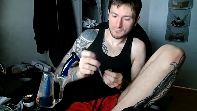 th1  online show from April 1, 10:17 am