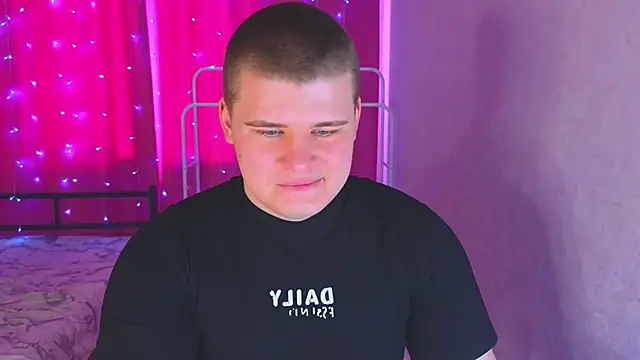 kittenmurr online show from April 15, 10:26 am