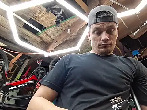 twistafatpipe online show from March 26, 5:39 pm