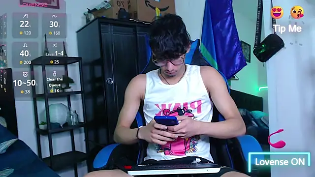 Gael Jones online show from October 1, 2:26 am