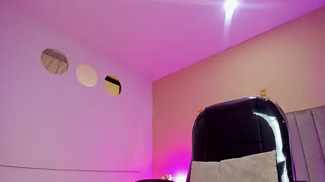 Nascary Fox online show from April 5, 3:19 pm