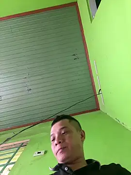 letruong6879 online show from April 20, 5:32 am