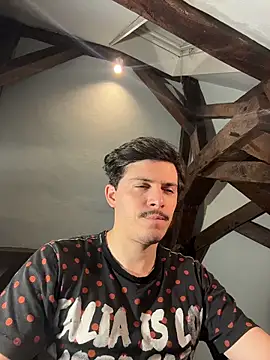 dock 75 online show from November 14, 7:04 pm