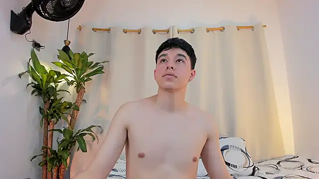 mrhot night online show from April 3, 11:45 pm