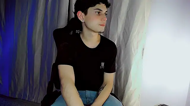 dilan hott  online show from October 8, 11:53 pm