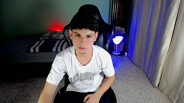 dilan hott  online show from October 2, 8:13 pm