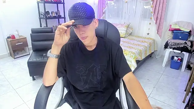 maxthomson boy online show from September 15, 8:54 pm