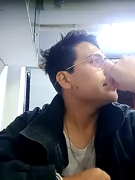 QJHoElyking online show from October 25, 2:24 am