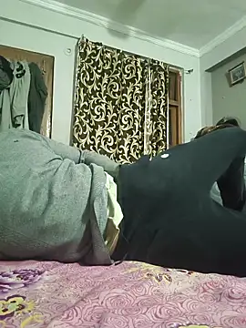 vardh033 online show from February 14, 5:19 pm