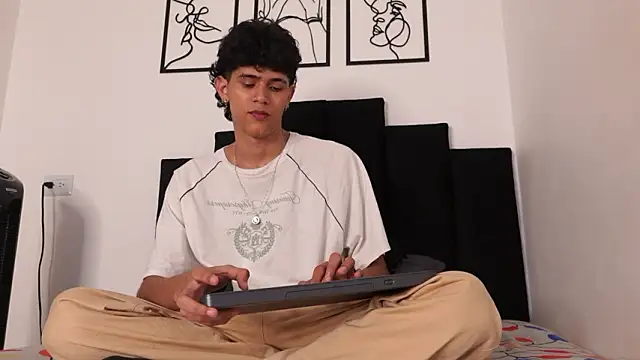 alexmark  online show from March 10, 7:31 pm