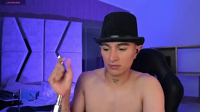 LiamDeep online show from February 25, 8:54 pm