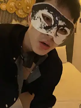 anhkiet huang online show from October 24, 3:03 pm