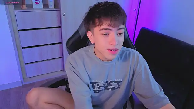 onlinenico online show from October 25, 8:10 pm