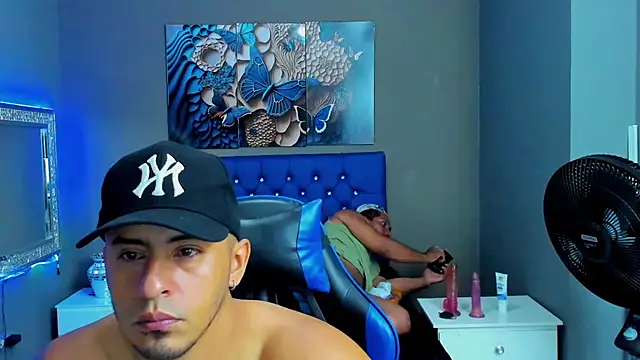 AngelAndChris online show from October 20, 12:42 pm