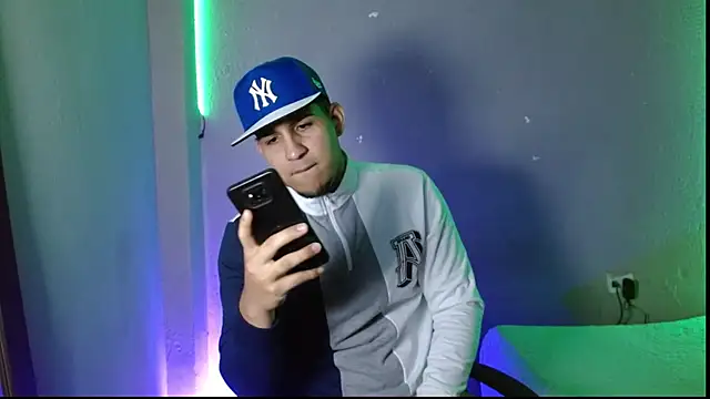 massimo vidal  online show from November 30, 2:35 am