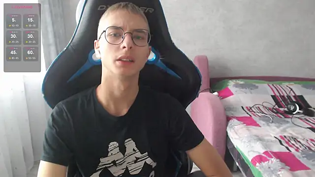 glasses cat online show from November 30, 10:06 am