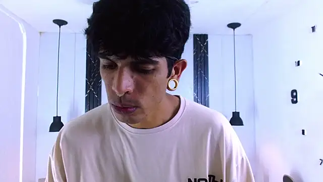 Franvill Trato online show from February 26, 7:37 pm