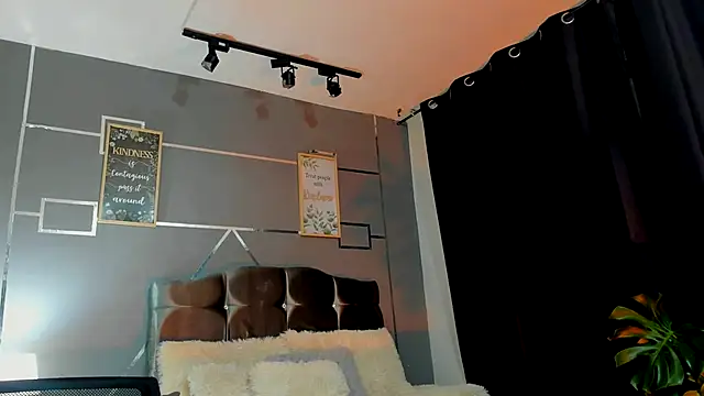 oliver mr  online show from November 24, 8:32 pm