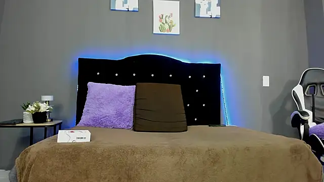  online show from March 30, 12:06 pm