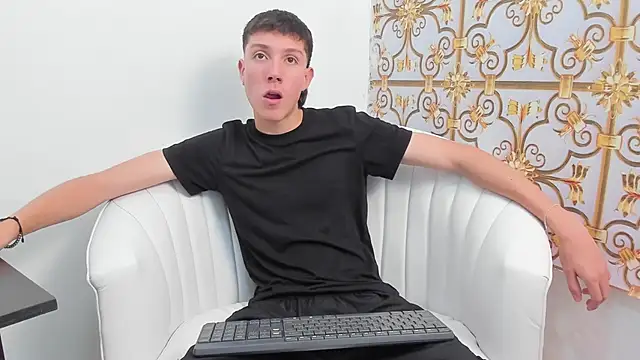 LittleDanny  online show from November 21, 4:28 pm