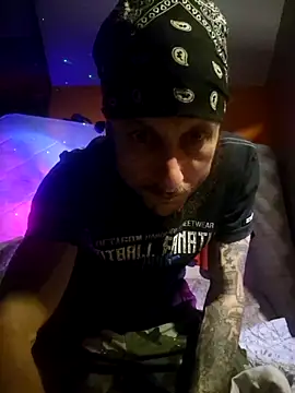 MODEST11 MMiILOO AMARO online show from October 10, 3:11 am