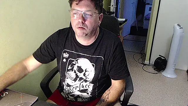 blueandwhite1 online show from November 7, 4:21 pm