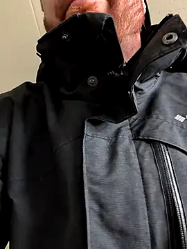 Snapshot of Chffbhf chatting on October 31, 3:37 pm Chffbhf online show from October 31, 3:37 pm