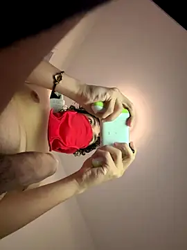 Snapshot of lionr0660 chatting on October 3, 3:11 am lionr0660 online show from October 3, 3:11 am