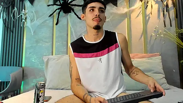 NikoStone  online show from October 25, 5:09 am