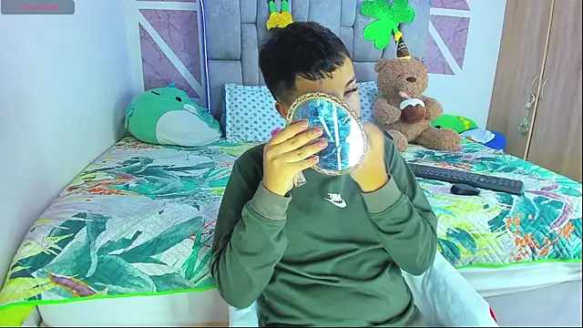 christopher Hot online show from March 19, 10:13 pm