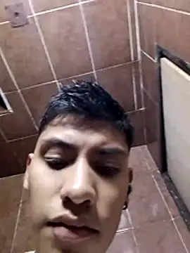 aispuro8505 online show from November 6, 8:17 am