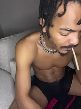 TRILLAHUNG online show from February 1, 7:18 am